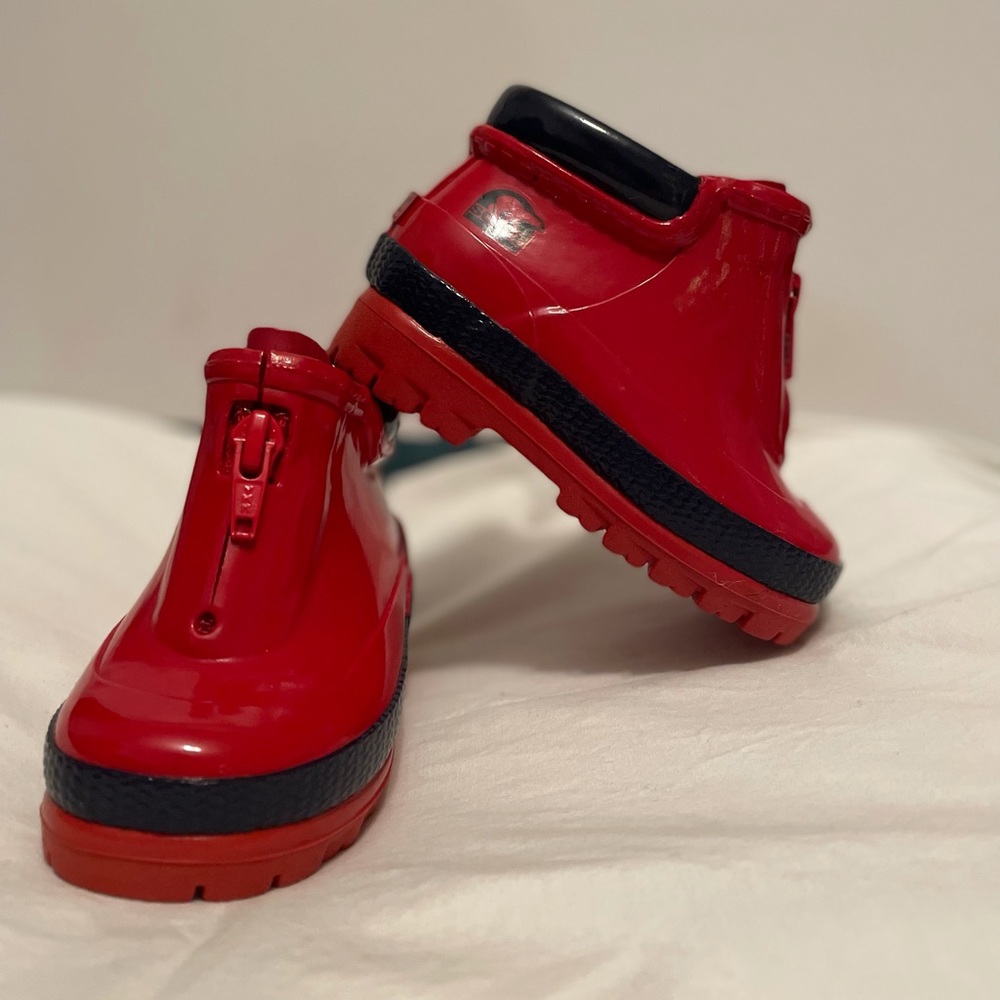 Sorel Red Rain boots. Never worn. Size 6 toddler